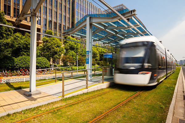 氫燃料有軌電車行駛測(cè)試在圣彼得堡進(jìn)行 