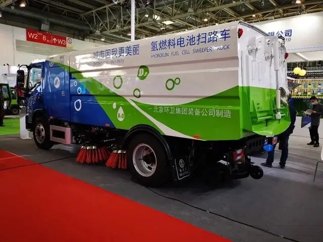 京環(huán)裝備自主研發(fā)氫燃料電池環(huán)衛(wèi)車首次亮相