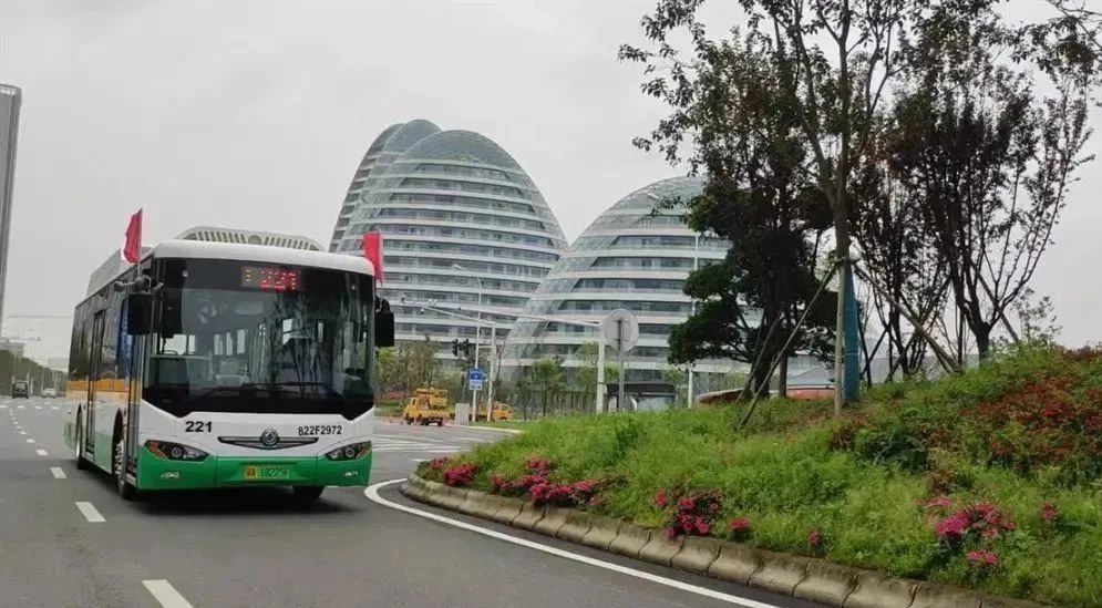 加氫三分鐘能跑四百公里 “車(chē)谷造”氫能公交車(chē)完成階段路試