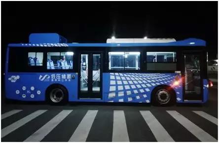 我國(guó)首臺(tái)低壓儲(chǔ)氫燃料電池公交車研制成功